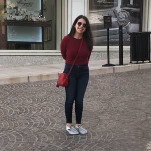 Meet your Posher, Julia